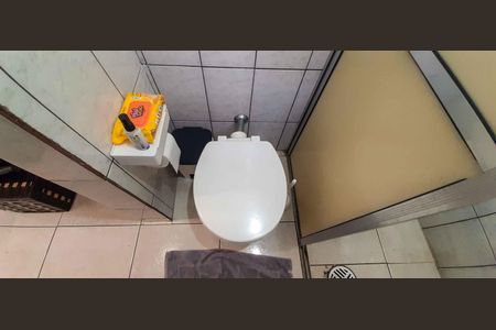 Casa à venda com 250m², 3 quartos e 4 vagas Casa à venda com 250m², 3 quartos e 4 vagasBanheiro da Edícula