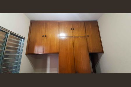 Casa à venda com 250m², 3 quartos e 4 vagas Casa à venda com 250m², 3 quartos e 4 vagasQuarto 2