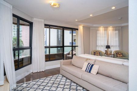 Apartamento à venda com 4 quartos, 220m² em Moema, São Paulo