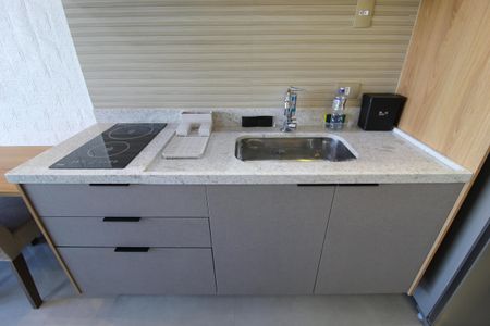 Cozinha de kitnet/studio para alugar com 1 quarto, 30m² em Indianópolis, São Paulo
