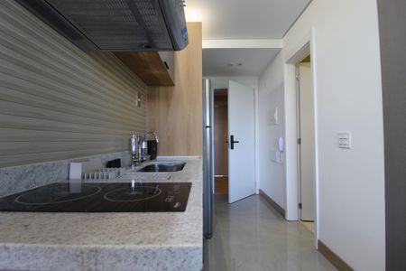 Cozinha de kitnet/studio para alugar com 1 quarto, 30m² em Indianópolis, São Paulo