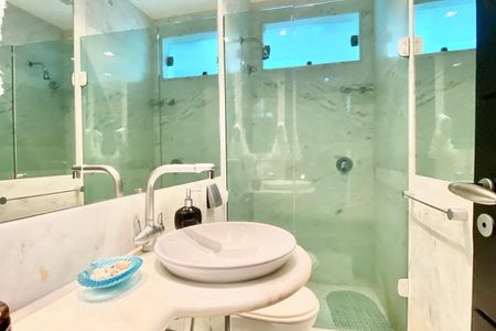 Apartamento à venda com 129m², 2 quartos e sem vagaBanheiro social