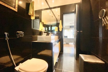 Apartamento à venda com 129m², 2 quartos e sem vagaBanheiro da Suíte