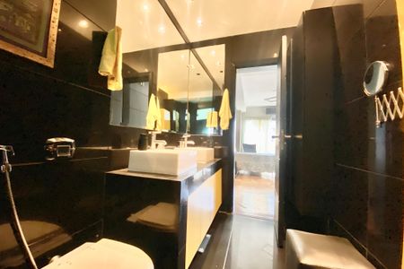 Apartamento à venda com 129m², 2 quartos e sem vagaBanheiro da Suíte