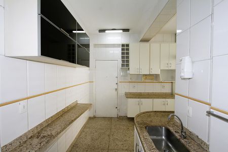 Apartamento à venda com 123m², 3 quartos e 2 vagasCozinha