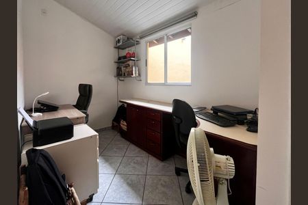 Casa de condomínio à venda com 193m², 4 quartos e 4 vagasEscritório