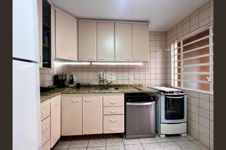 Casa de condomínio à venda com 193m², 4 quartos e 4 vagasCozinha