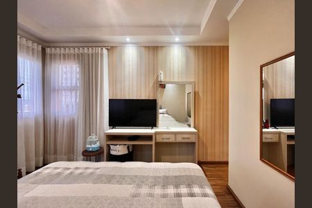 Casa de condomínio à venda com 193m², 4 quartos e 4 vagasSuíte