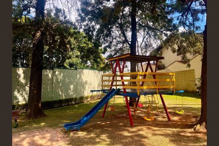 Casa de condomínio à venda com 193m², 4 quartos e 4 vagasÁrea comum - Playground