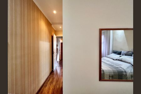 Casa de condomínio à venda com 193m², 4 quartos e 4 vagasSuíte