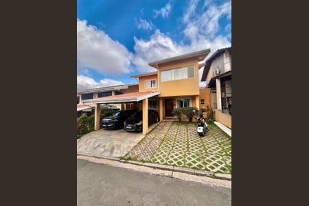 Casa de condomínio à venda com 193m², 4 quartos e 4 vagasFachada