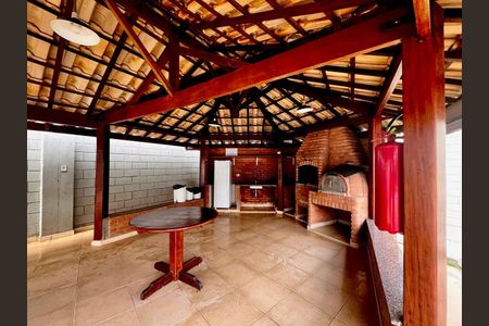 Casa de condomínio à venda com 193m², 4 quartos e 4 vagasÁrea comum - Churrasqueira