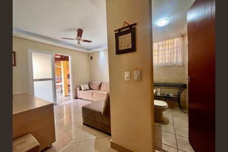 Casa de condomínio à venda com 193m², 4 quartos e 4 vagasSala de TV