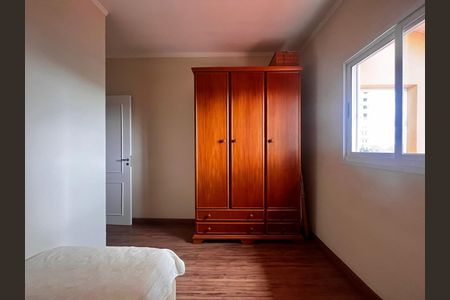 Casa de condomínio à venda com 193m², 4 quartos e 4 vagasQuarto 3