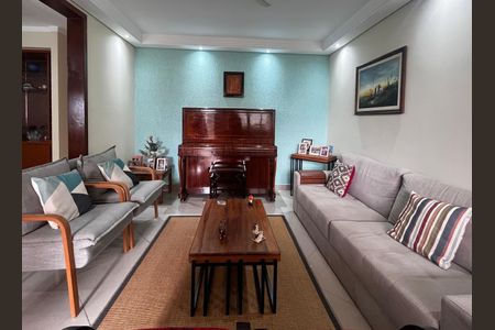 Casa de condomínio à venda com 193m², 4 quartos e 4 vagasSala