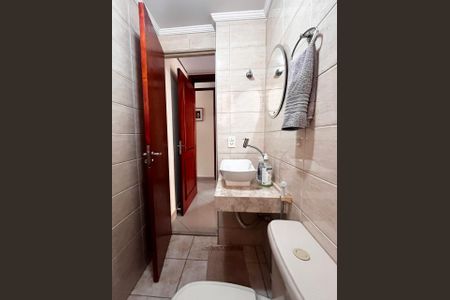 Casa de condomínio à venda com 193m², 4 quartos e 4 vagasLavabo