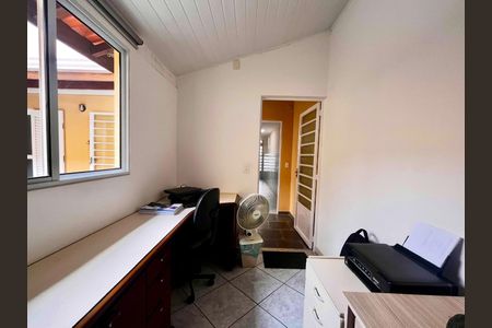 Casa de condomínio à venda com 193m², 4 quartos e 4 vagasEscritório