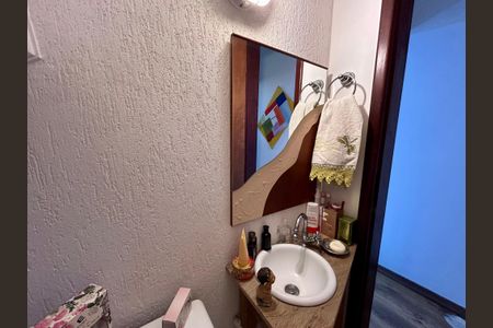 Casa à venda com 181m², 3 quartos e 2 vagasLavabo 1