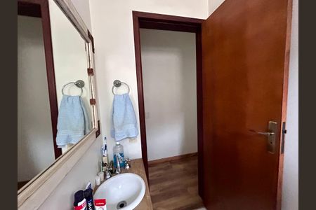 Casa à venda com 181m², 3 quartos e 2 vagasBanheiro 1