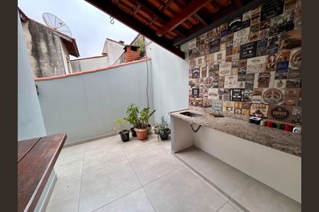 Casa à venda com 181m², 3 quartos e 2 vagasChurrasqueira