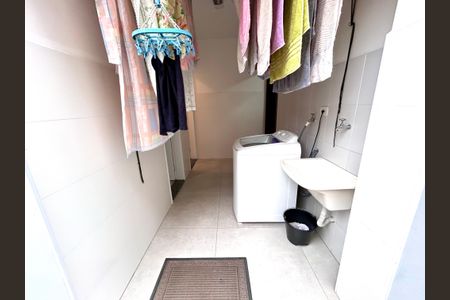 Casa à venda com 181m², 3 quartos e 2 vagasÁrea de Serviço