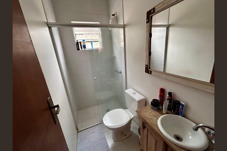 Casa à venda com 181m², 3 quartos e 2 vagasBanheiro 1