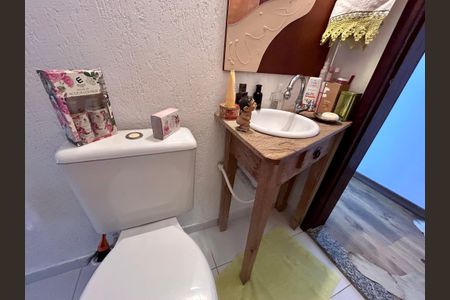 Casa à venda com 181m², 3 quartos e 2 vagasLavabo 1