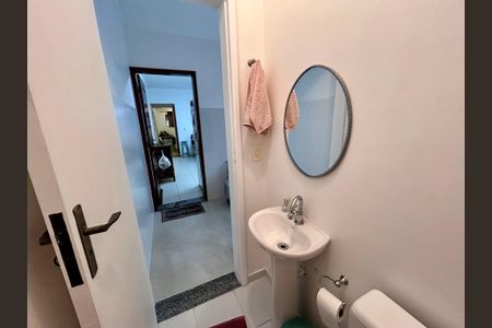 Casa à venda com 181m², 3 quartos e 2 vagasLavabo 2