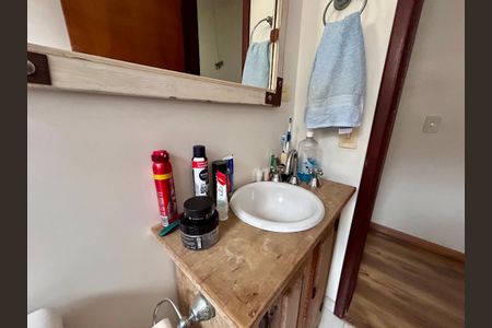 Casa à venda com 181m², 3 quartos e 2 vagasBanheiro 1