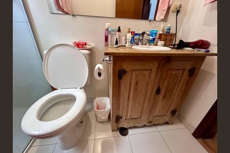 Casa à venda com 181m², 3 quartos e 2 vagasBanheiro da Suíte