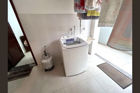 Casa à venda com 181m², 3 quartos e 2 vagasÁrea de Serviço