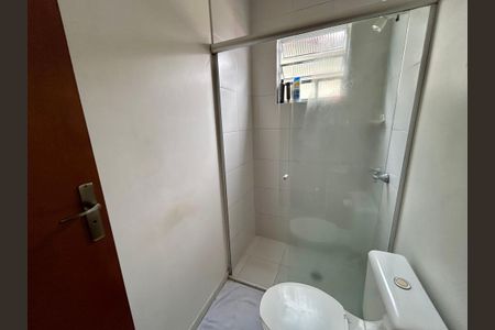 Casa à venda com 181m², 3 quartos e 2 vagasBanheiro 1