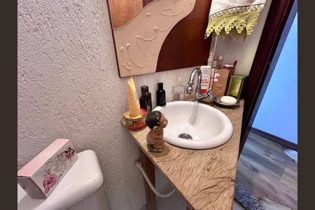 Casa à venda com 181m², 3 quartos e 2 vagasLavabo 1