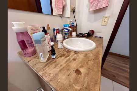 Casa à venda com 181m², 3 quartos e 2 vagasBanheiro da Suíte