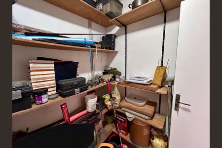 Casa à venda com 181m², 3 quartos e 2 vagasDespensa