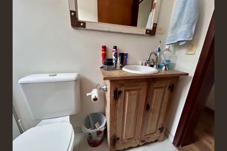 Casa à venda com 181m², 3 quartos e 2 vagasBanheiro 1