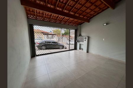 Casa à venda com 181m², 3 quartos e 2 vagasGaragem