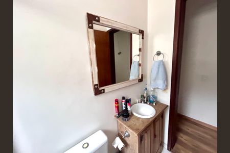 Casa à venda com 181m², 3 quartos e 2 vagasBanheiro 1