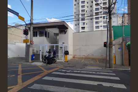 Apartamento para alugar com 70m², 2 quartos e 1 vaga Apartamento para alugar com 70m², 2 quartos e 1 vagaFachada