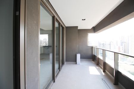 Apartamento à venda com 111m², 3 quartos e 2 vagasVaranda