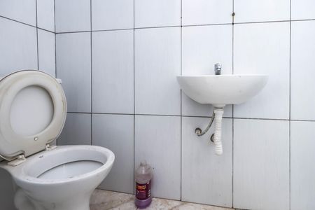 Banheiro de casa para alugar com 1 quarto, 40m² em Vila Santo Estefano, São Paulo