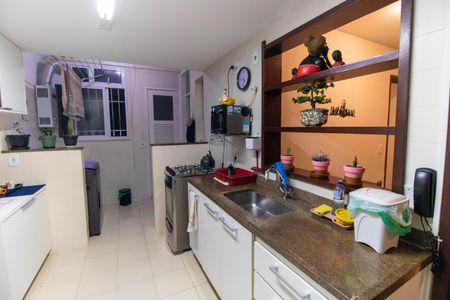 Apartamento à venda com 92m², 2 quartos e 1 vagaCozinha e Área de Serviço