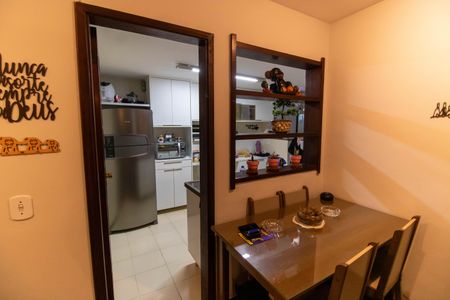 Apartamento à venda com 92m², 2 quartos e 1 vagaCozinha e Área de Serviço