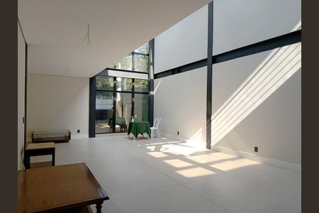 Casa à venda com 700m², 4 quartos e 3 vagasSala de estar