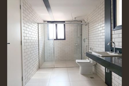 Casa à venda com 700m², 4 quartos e 3 vagasBanheiro da Suíte 4