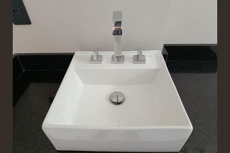 Casa à venda com 700m², 4 quartos e 3 vagasBanheiro da Suíte 2