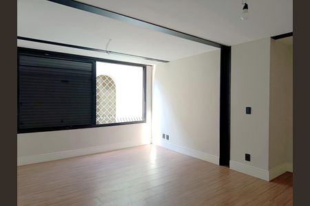 Casa à venda com 700m², 4 quartos e 3 vagasSuíte 3