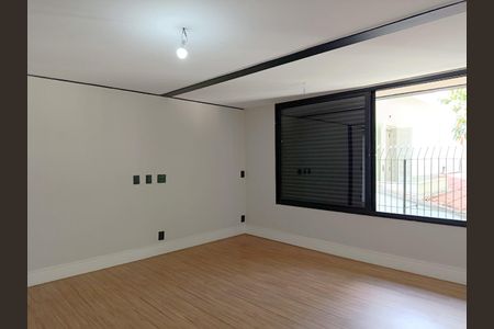 Casa à venda com 700m², 4 quartos e 3 vagasSuíte 1