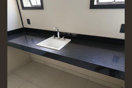 Casa à venda com 700m², 4 quartos e 3 vagasBanheiro da Suíte 3