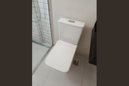 Casa à venda com 700m², 4 quartos e 3 vagasBanheiro da Suíte 1